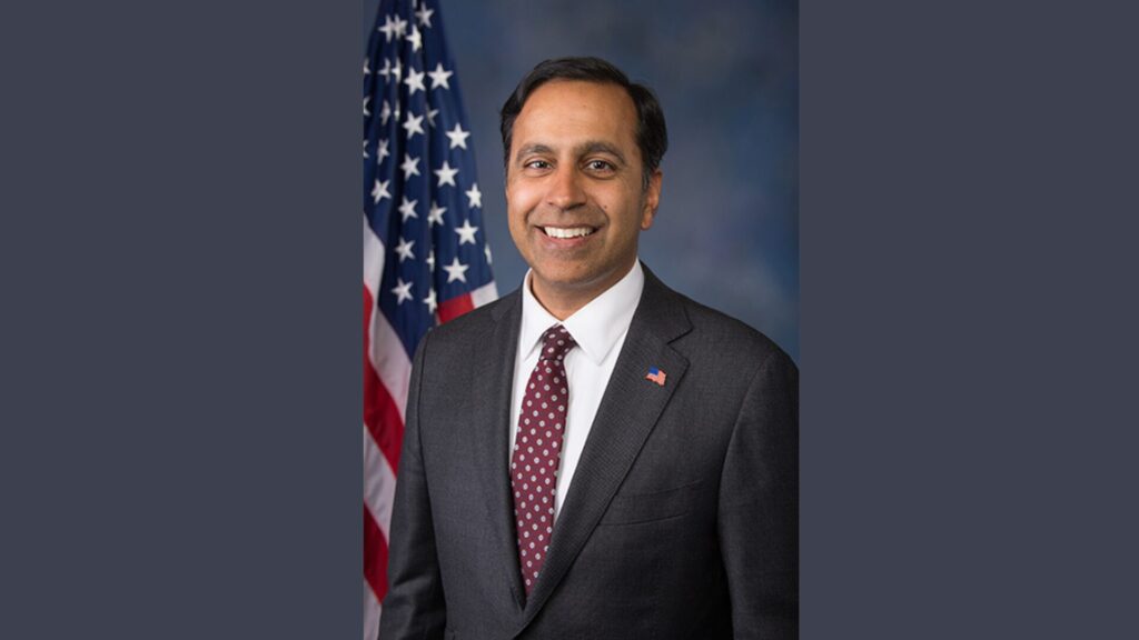 Raja Krishnamoorthi. // Source : Eric Connolly via Wikipédia Raja Krishnamoorthi. // Source : Eric Connolly via Wikipédia