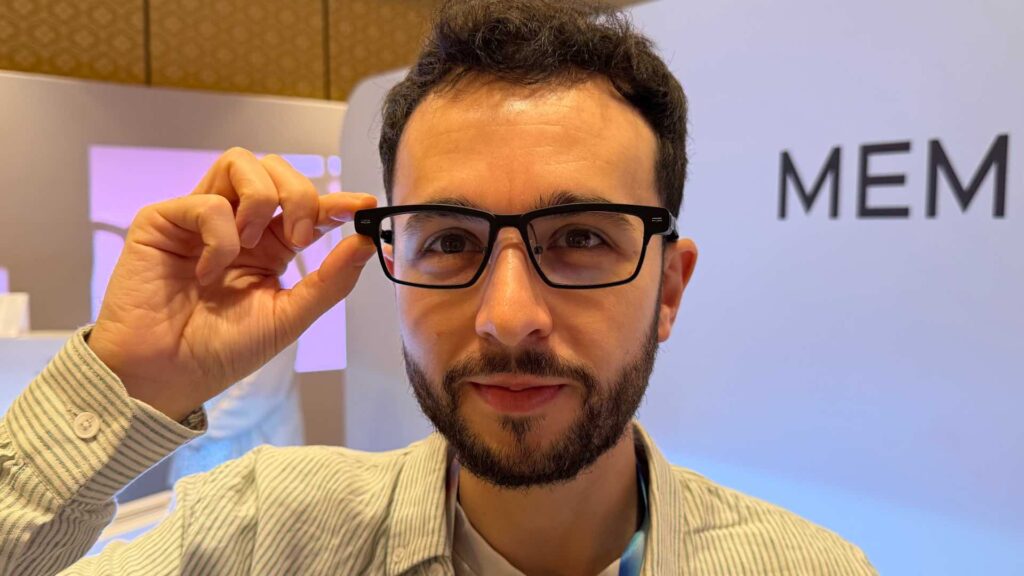 Les Memo One sont très discrètes pour des lunettes connectées.