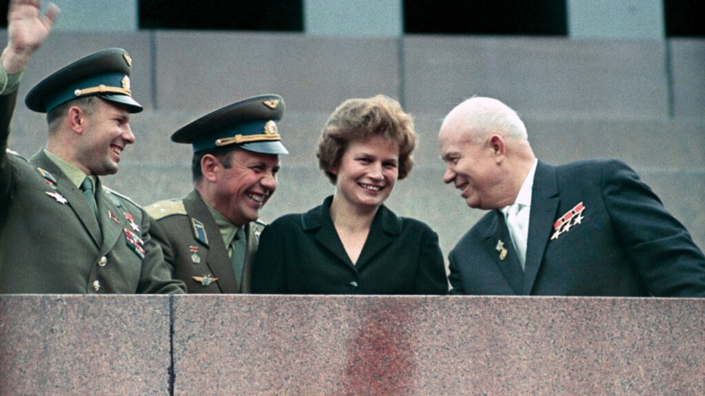 Valentina Terechkovaauxcôtés de Nikita Khroutchev. CC V. Malyshev