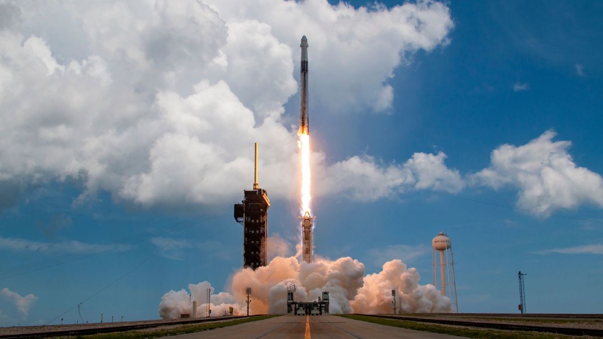Un des lancements de SpaceX en 2025. // Source : Via @SpaceX (image recadrée) Un des lancements de SpaceX en 2025. // Source : Via @SpaceX (image recadrée)
