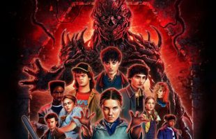 Encore un poster digne d'un blockbuster des années 80 pour la dernière saison de Stranger Things ! // Source : Netflix Encore un poster digne d'un blockbuster des années 80 pour la dernière saison de Stranger Things ! // Source : Netflix