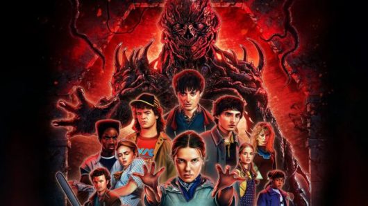 Encore un poster digne d'un blockbuster des années 80 pour la dernière saison de Stranger Things ! // Source : Netflix Encore un poster digne d'un blockbuster des années 80 pour la dernière saison de Stranger Things ! // Source : Netflix