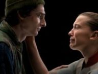 Mike et Eleven se disent adieu sur Purple Rain de Prince // Source : Netflix