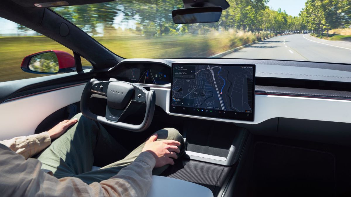 Le FSD dans une Tesla Model S. // Source : Tesla Le FSD dans une Tesla Model S. // Source : Tesla