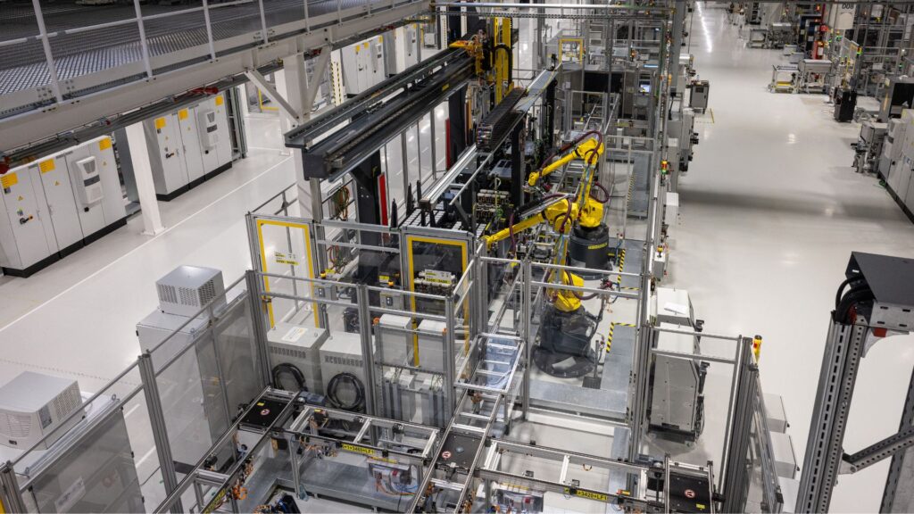 Numerama a visité l'usine Porsche où est fabriquée la batterie du nouveau Cayenne Electric // Source : Porsche