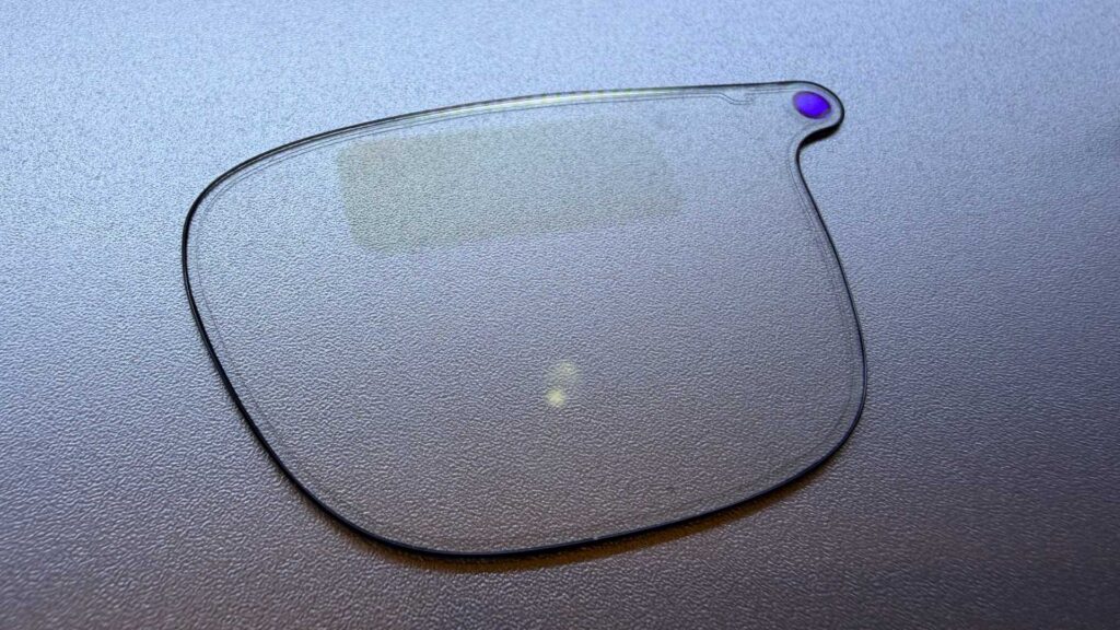 L'écran occupe une grande place sur les verres. // Source : Numerama