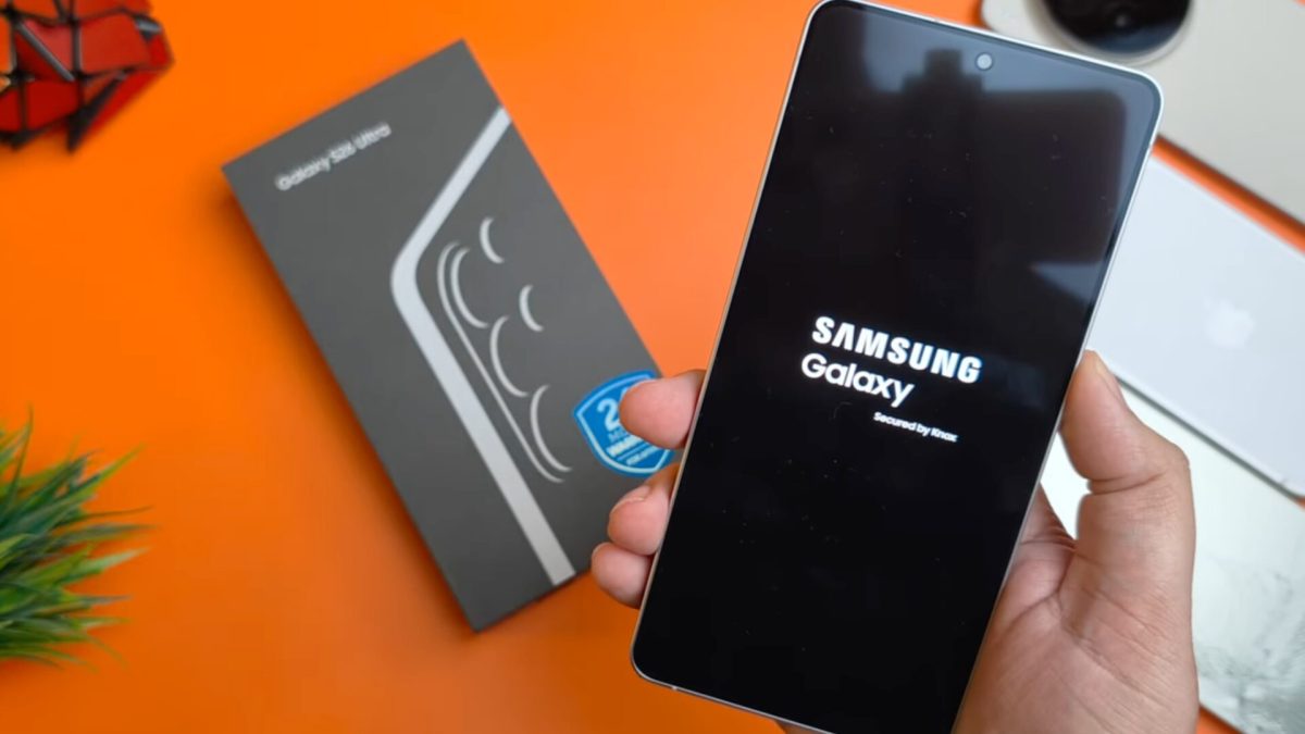 Avant même sa sortie, le Samsung Galaxy S26 Ultra est déjà en vente à Dubai. // Source : Sahil Karoul sur YouTube Avant même sa sortie, le Samsung Galaxy S26 Ultra est déjà en vente à Dubai. // Source : Sahil Karoul sur YouTube