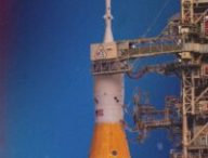 Fusée SLS. // Source : Flickr/CC/Nasa ; montage Numerama avec Canva