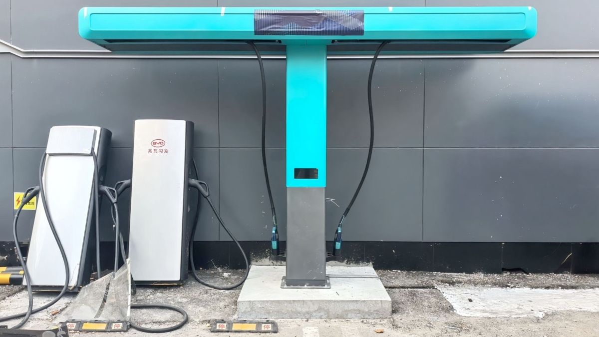 BYD commence à déployer ses bornes de recharge Megawatt. // Source : Wangsiji via CarNewsChina BYD commence à déployer ses bornes de recharge Megawatt. // Source : Wangsiji via CarNewsChina