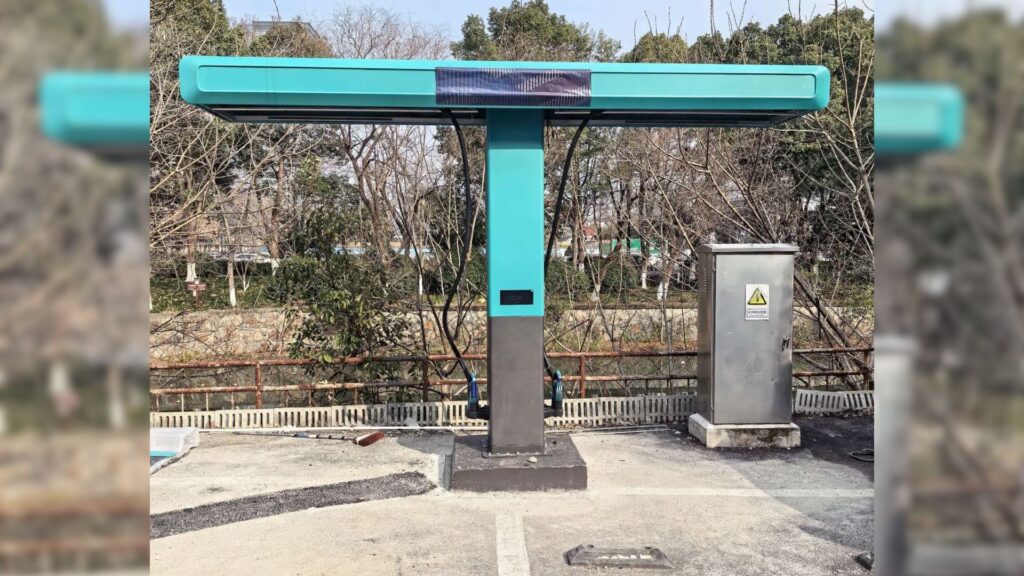 BYD commence à déployer ses bornes de recharge Megawatt. // Source : Wangsiji via CarNewsChina BYD commence à déployer ses bornes de recharge Megawatt. // Source : Wangsiji via CarNewsChina