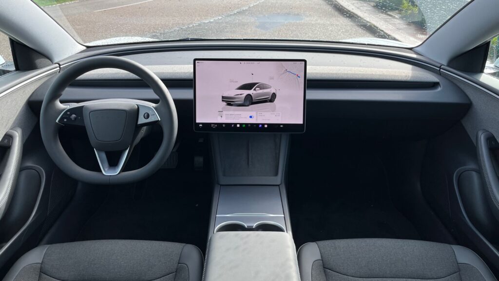 La Tesla Model 3 Propulsion (2026) à l'essai. // Source : Robin San Vicente pour Numerama La Tesla Model 3 Propulsion (2026) à l'essai. // Source : Robin San Vicente pour Numerama