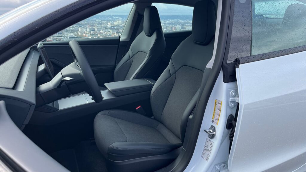 La Tesla Model 3 Propulsion (2026) à l'essai. // Source : Robin San Vicente pour Numerama La Tesla Model 3 Propulsion (2026) à l'essai. // Source : Robin San Vicente pour Numerama