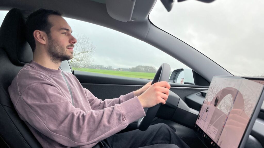 La Tesla Model 3 Propulsion (2026) à l'essai. // Source : Robin San Vicente pour Numerama La Tesla Model 3 Propulsion (2026) à l'essai. // Source : Robin San Vicente pour Numerama