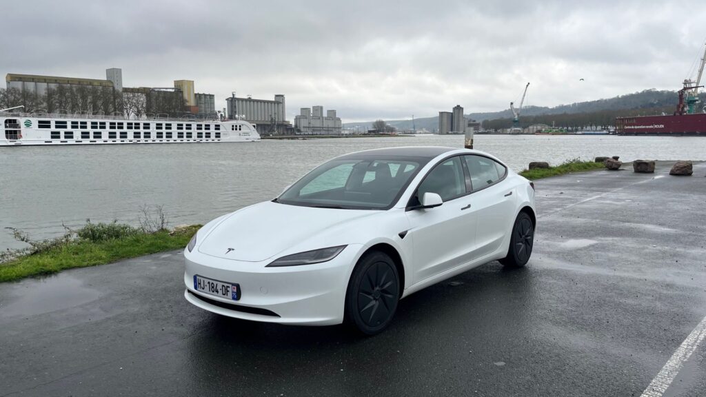 La Tesla Model 3 Propulsion (2026) à l'essai. // Source : Robin San Vicente pour Numerama
