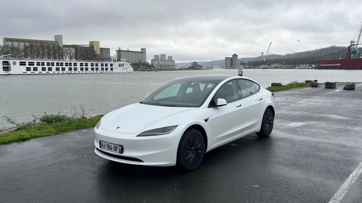 La Tesla Model 3 Propulsion (2026) à l'essai. // Source : Robin San Vicente pour Numerama La Tesla Model 3 Propulsion (2026) à l'essai. // Source : Robin San Vicente pour Numerama