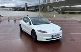 La Tesla Model 3 Propulsion (2026) à l'essai. // Source : Robin San Vicente pour Numerama La Tesla Model 3 Propulsion (2026) à l'essai. // Source : Robin San Vicente pour Numerama