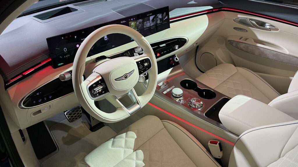 L'intérieur du Genesis G70. // Source : Robin San Vicente pour Numerama L'intérieur du Genesis G70. // Source : Robin San Vicente pour Numerama