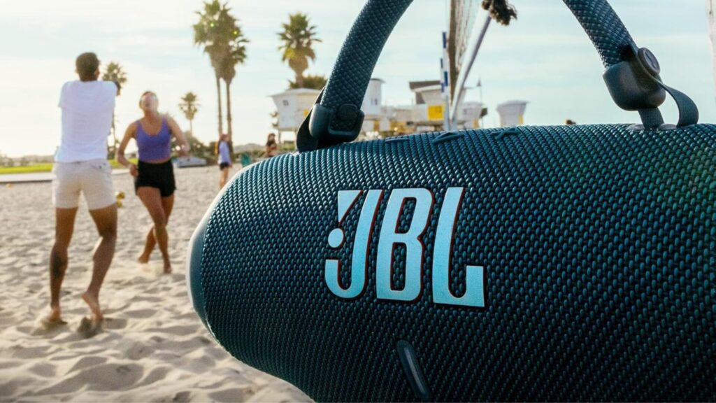 JBL Charge 6 // Source : JBL JBL Charge 6 // Source : JBL