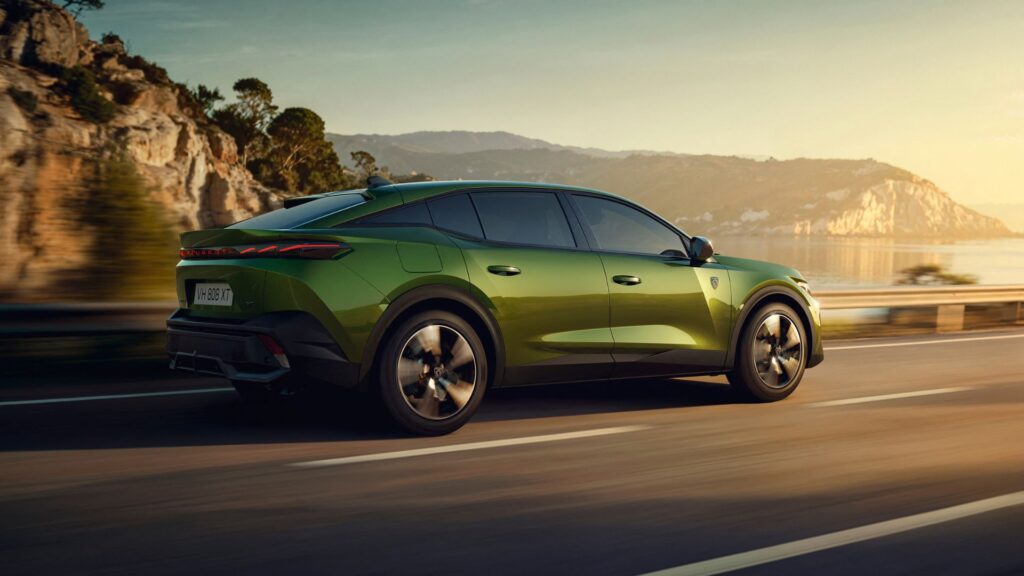 La Peugeot E-408 restylé. // Source : Peugeot La Peugeot E-408 restylé. // Source : Peugeot