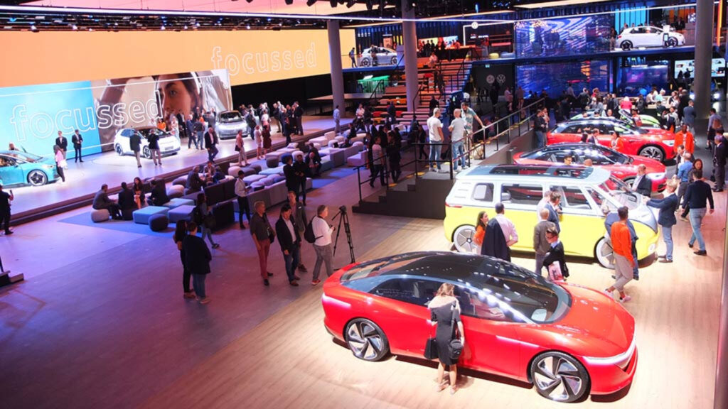 Salon IAA 2019 de Francfort avec le lancement de la Volkswagen ID.3 // Source : Raphaelle Baut Salon IAA 2019 de Francfort avec le lancement de la Volkswagen ID.3 // Source : Raphaelle Baut