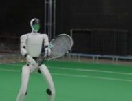 Le G1 d'Unitree a appris à jouer au tennis. // Source : Projet LATENT sur GitHub