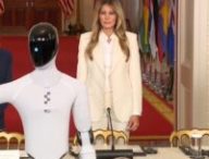 Le robot humanoïde Figure 03 à la Maison-Blanche. // Source : Capture d'écran Numerama