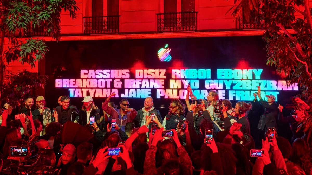 La fête d'Apple à Pars pour ses 50 ans. // Source : Apple La fête d'Apple à Pars pour ses 50 ans. // Source : Apple