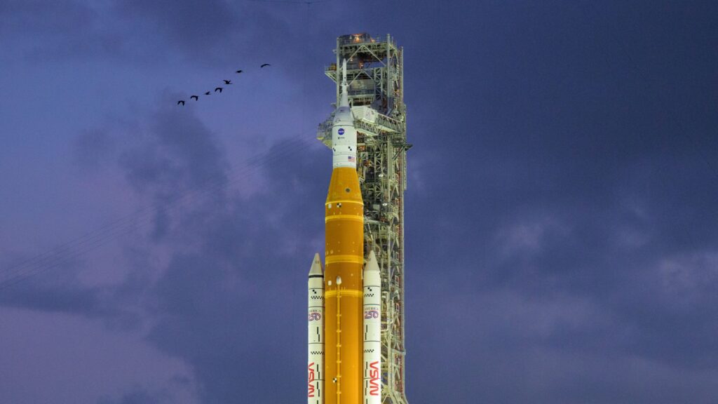 La fusée SLS d'Artémis II. // Source : Flickr/Nasa HQ Photo (image recadrée) La fusée SLS d'Artémis II. // Source : Flickr/Nasa HQ Photo (image recadrée)
