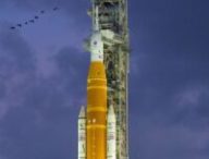 La fusée SLS d'Artémis II. // Source : Flickr/Nasa HQ Photo (image recadrée)
