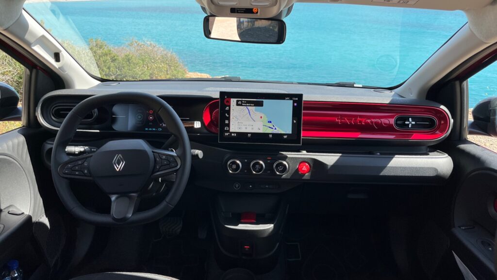 La Renault Twingo E-Tech à l'essai // Source : Robin San Vicente pour Numerama La Renault Twingo E-Tech à l'essai // Source : Robin San Vicente pour Numerama
