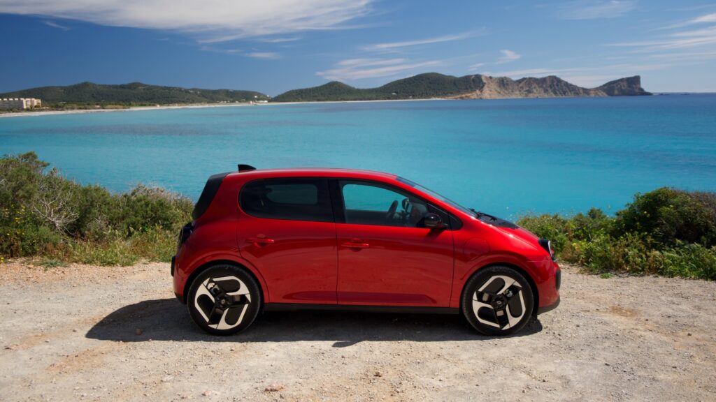 La Renault Twingo E-Tech à l'essai // Source : Robin San Vicente pour Numerama La Renault Twingo E-Tech à l'essai // Source : Robin San Vicente pour Numerama
