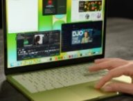 Sur un MacBook Neo, les menus sont colorés comme la machine. // Source : Alfred Tertrais - Numerama