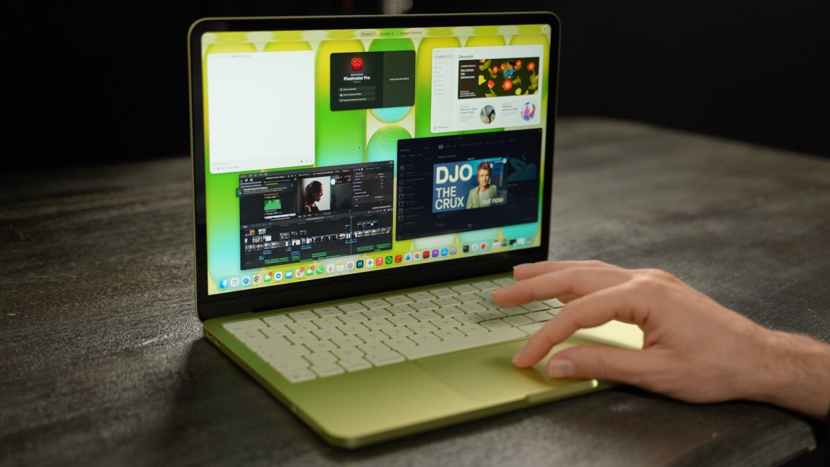 Sur un MacBook Neo, les menus sont colorés comme la machine. // Source : Alfred Tertrais - Numerama