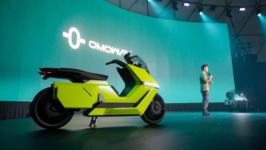 Le scooter électrique auto-équilibré d'Omoway // Source : Omoway Le scooter électrique auto-équilibré d'Omoway // Source : Omoway