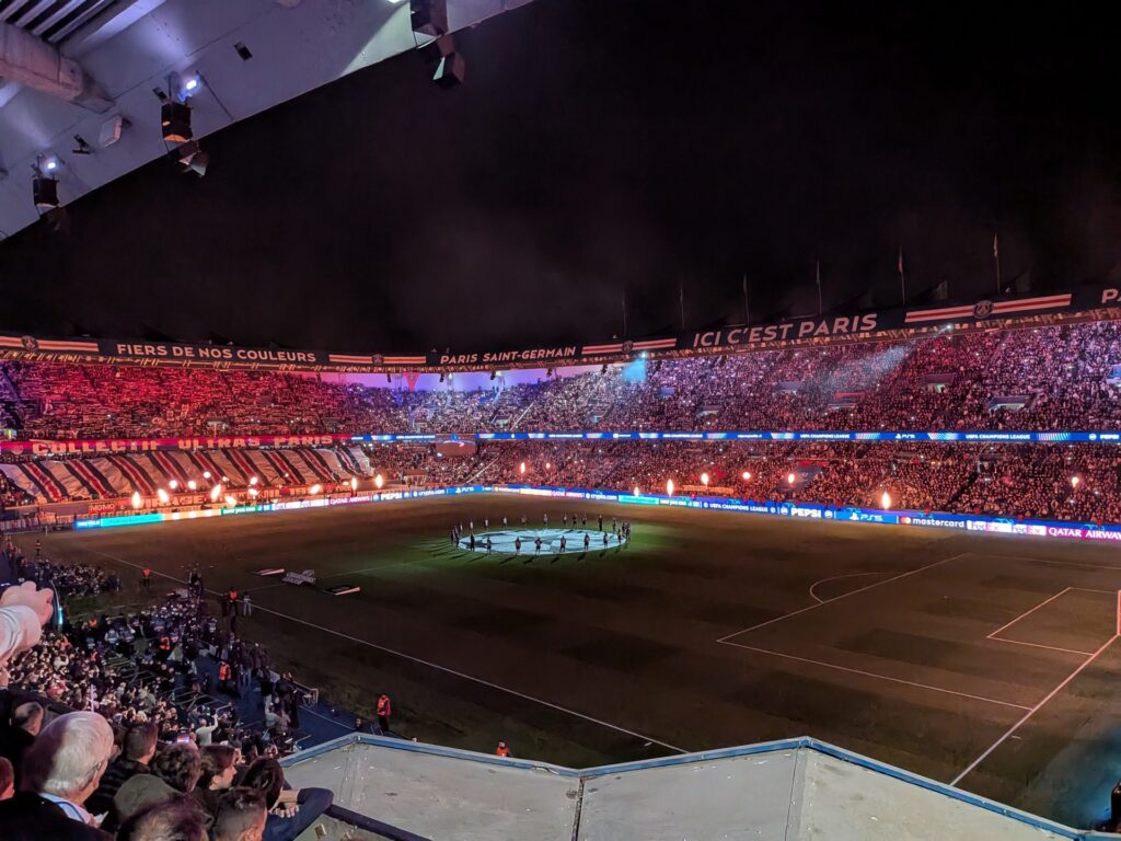 La même photo à 1 seconde d'intervalle avec moins de lumière : le Pixel 10a ne se fait pas avoir. // Source : Numerama La même photo à 1 seconde d'intervalle avec moins de lumière : le Pixel 10a ne se fait pas avoir. // Source : Numerama