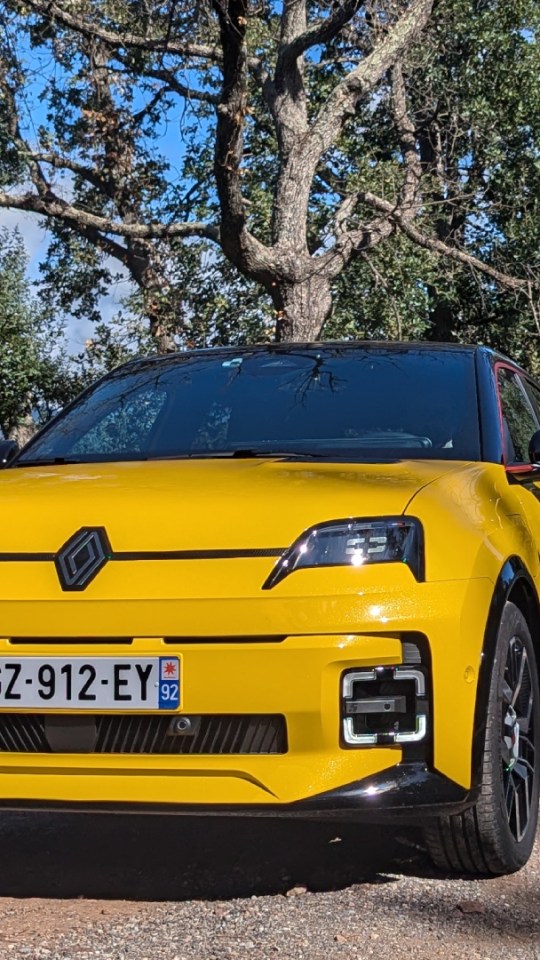 Renault 5 e-tech // Source : Raphaelle Baut pour Numerama Renault 5 e-tech // Source : Raphaelle Baut pour Numerama