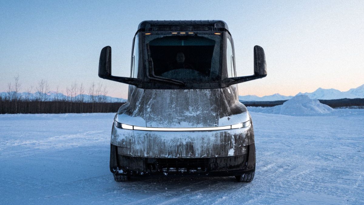 Le Tesla Semi en test dans des conditions extrêmes. // Source : Tesla Semi Le Tesla Semi en test dans des conditions extrêmes. // Source : Tesla Semi