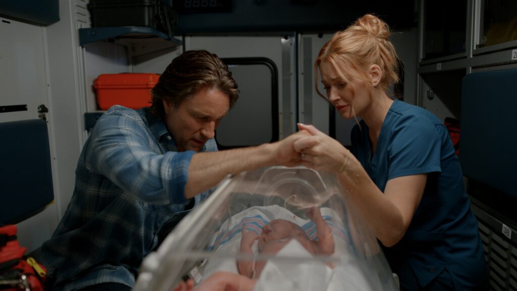 Virgin River S7. (L to R) Martin Henderson as Jack Sheridan and Alexandra Breckenridge as Melinda Monroe in Episode #710 of Virgin River S7. Cr. Courtesy of Netflix © 2025 Virgin River S7. (L to R) Martin Henderson as Jack Sheridan and Alexandra Breckenridge as Melinda Monroe in Episode #710 of Virgin River S7. Cr. Courtesy of Netflix © 2025