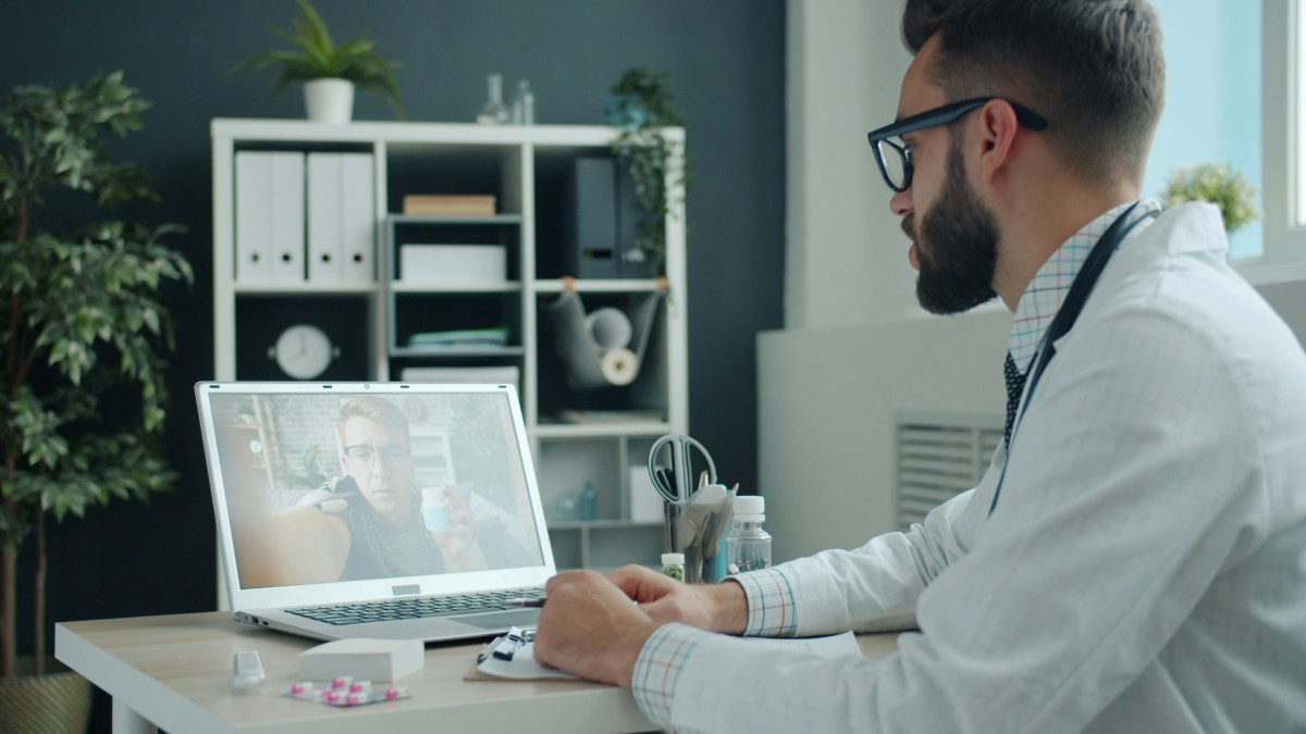 vitaly-gariev-unsplash_medecin_teleconsultation vitaly-gariev-unsplash_medecin_teleconsultation