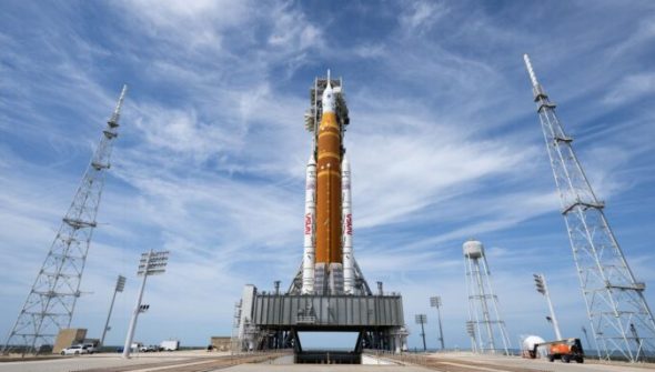 La fusée SLS, le 31 mars 2026, prête à partir. // Source : Flickr/Nasa HQ Photo (image recadrée) La fusée SLS, le 31 mars 2026, prête à partir. // Source : Flickr/Nasa HQ Photo (image recadrée)