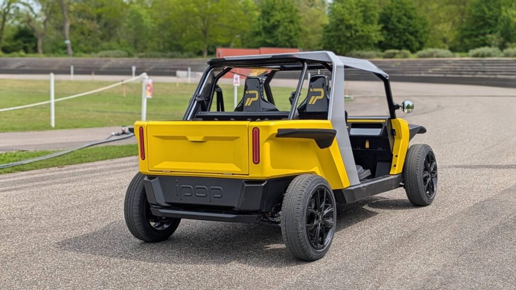Lancement quadricycle Ipop // Source : Raphaelle Baut pour Numerama Lancement quadricycle Ipop // Source : Raphaelle Baut pour Numerama