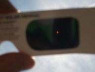 Lunettes éclipse solaire // Source : Jason Howell, Unsplash Lunettes éclipse solaire // Source : Jason Howell, Unsplash
