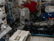 Chris Williams de la Nasa, avec des ordinateurs HP à déballer. Source : Nasa Chris Williams de la Nasa, avec des ordinateurs HP à déballer. Source : Nasa