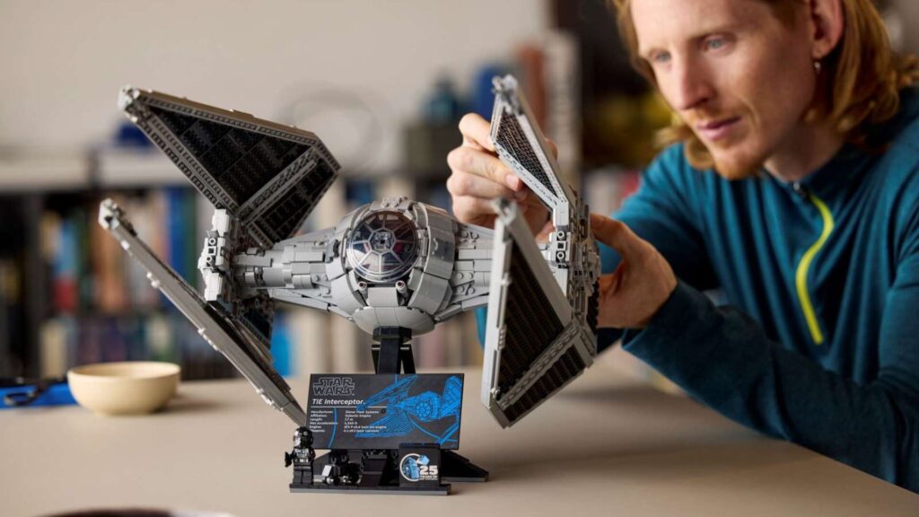 Star Wars L’Intercepteur TIE // Source : Lego