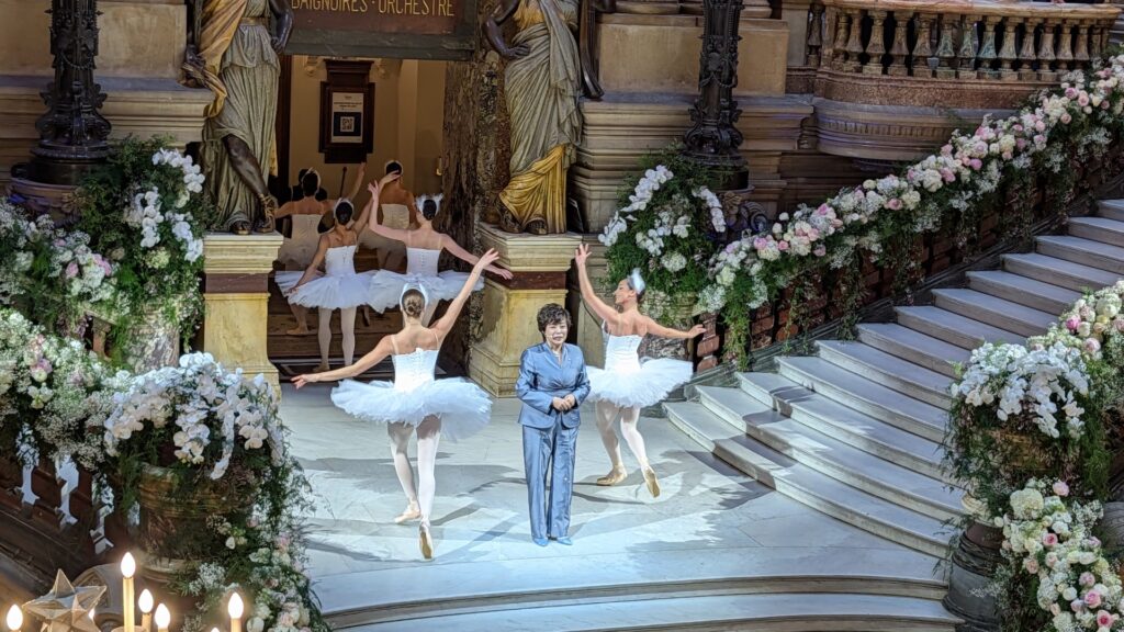 Discours de Stella Li à l'Opéra Garnier pour lancer Denza // Source : Raphaelle Baut pour Numerama