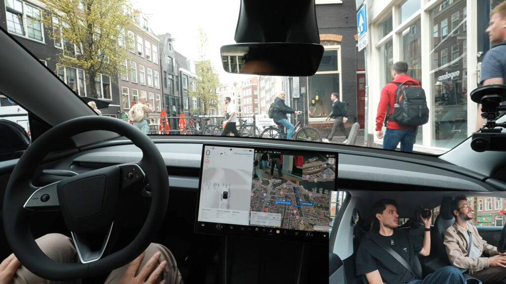La conduite entièrement automatique de Tesla et les vélos d'Amsterdam : un petit enfer de stress. La conduite entièrement automatique de Tesla et les vélos d'Amsterdam : un petit enfer de stress.