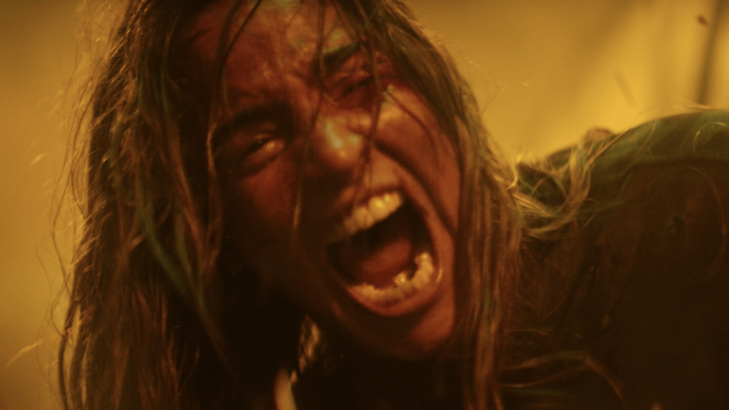 Souheila Yacoub dans Evil Dead Burn // Source : Ghost House Pictures Souheila Yacoub dans Evil Dead Burn // Source : Ghost House Pictures