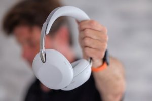 Casque Sony WH-1000X The ColleXion // Source : Tristan Jacquel pour Numerama Casque Sony WH-1000X The ColleXion // Source : Tristan Jacquel pour Numerama