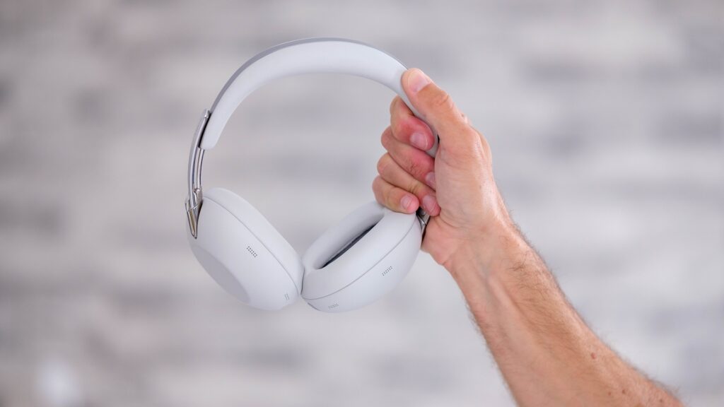 Casque Sony WH-1000X The ColleXion // Source : Tristan Jacquel pour Numerama Casque Sony WH-1000X The ColleXion // Source : Tristan Jacquel pour Numerama