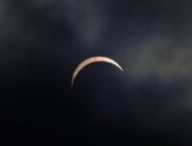 Éclipse solaire. // Source : Flickr/CC/Ryan Zamaria (photo recadrée) Éclipse solaire. // Source : Flickr/CC/Ryan Zamaria (photo recadrée)